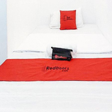 Reddoorz At San Antonio Binan Laguna Экстерьер фото