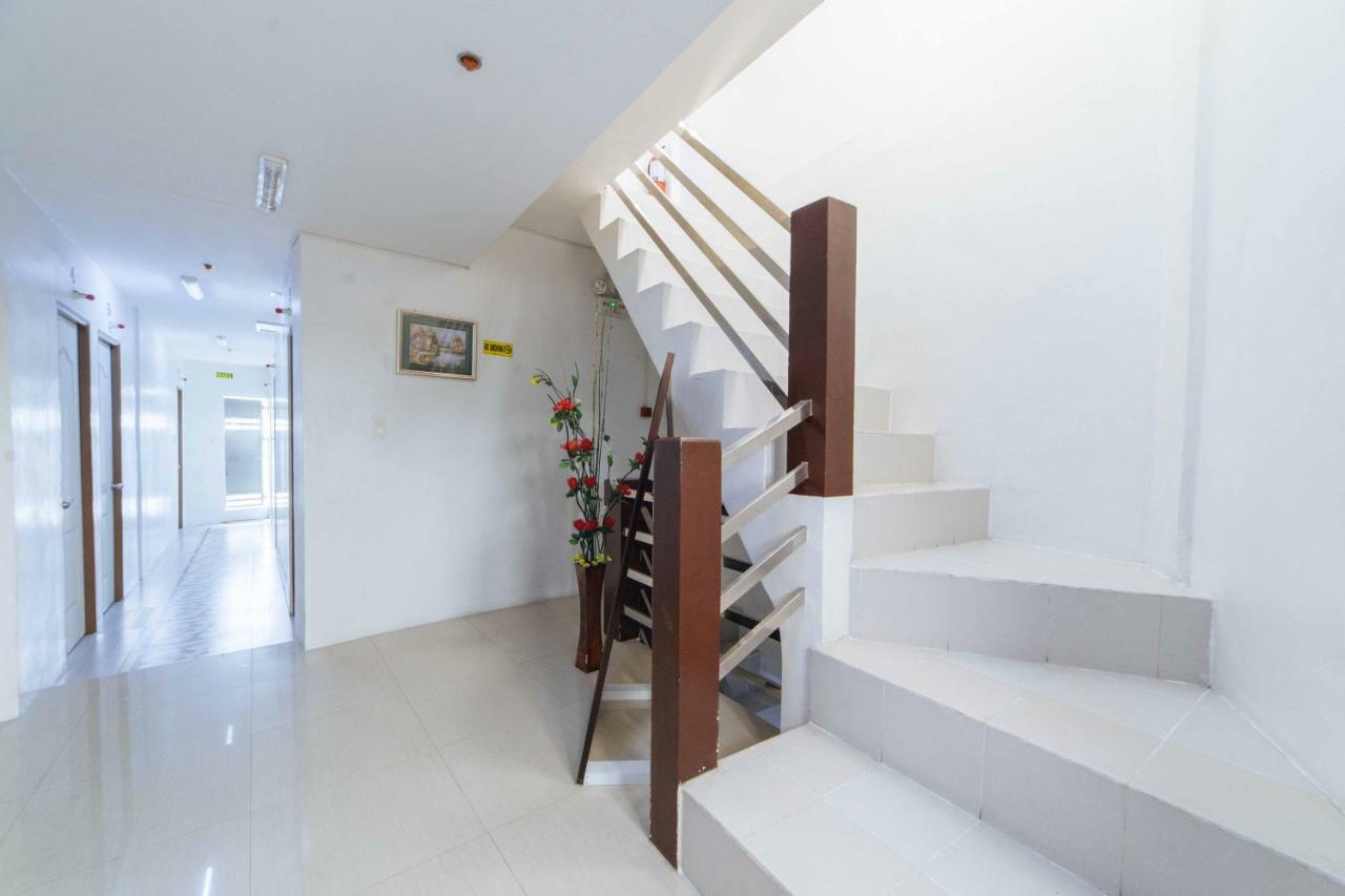 Reddoorz At San Antonio Binan Laguna Экстерьер фото